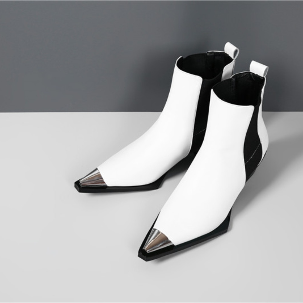 WHITE LEATHER COWBOY BOOTS    SILVER TIP